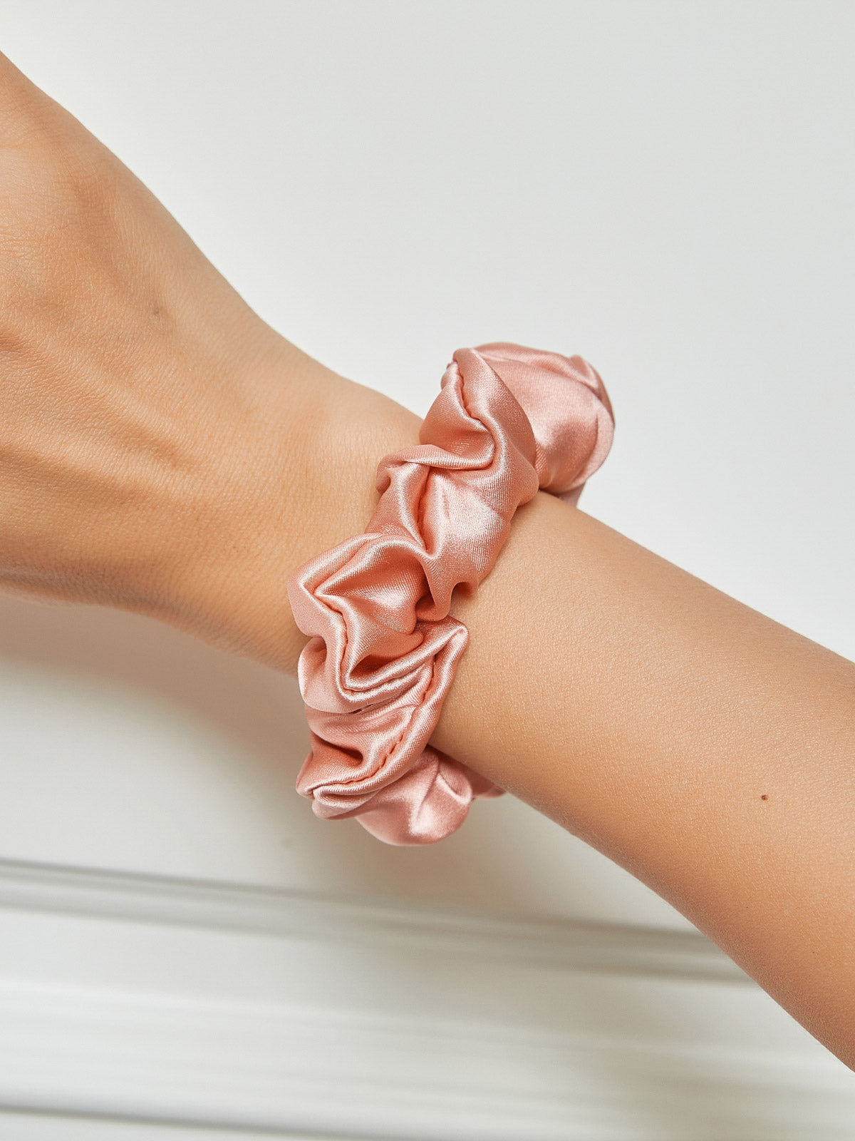 [Rosa] SilkSilky-NO 19Momme Scrunchie 001