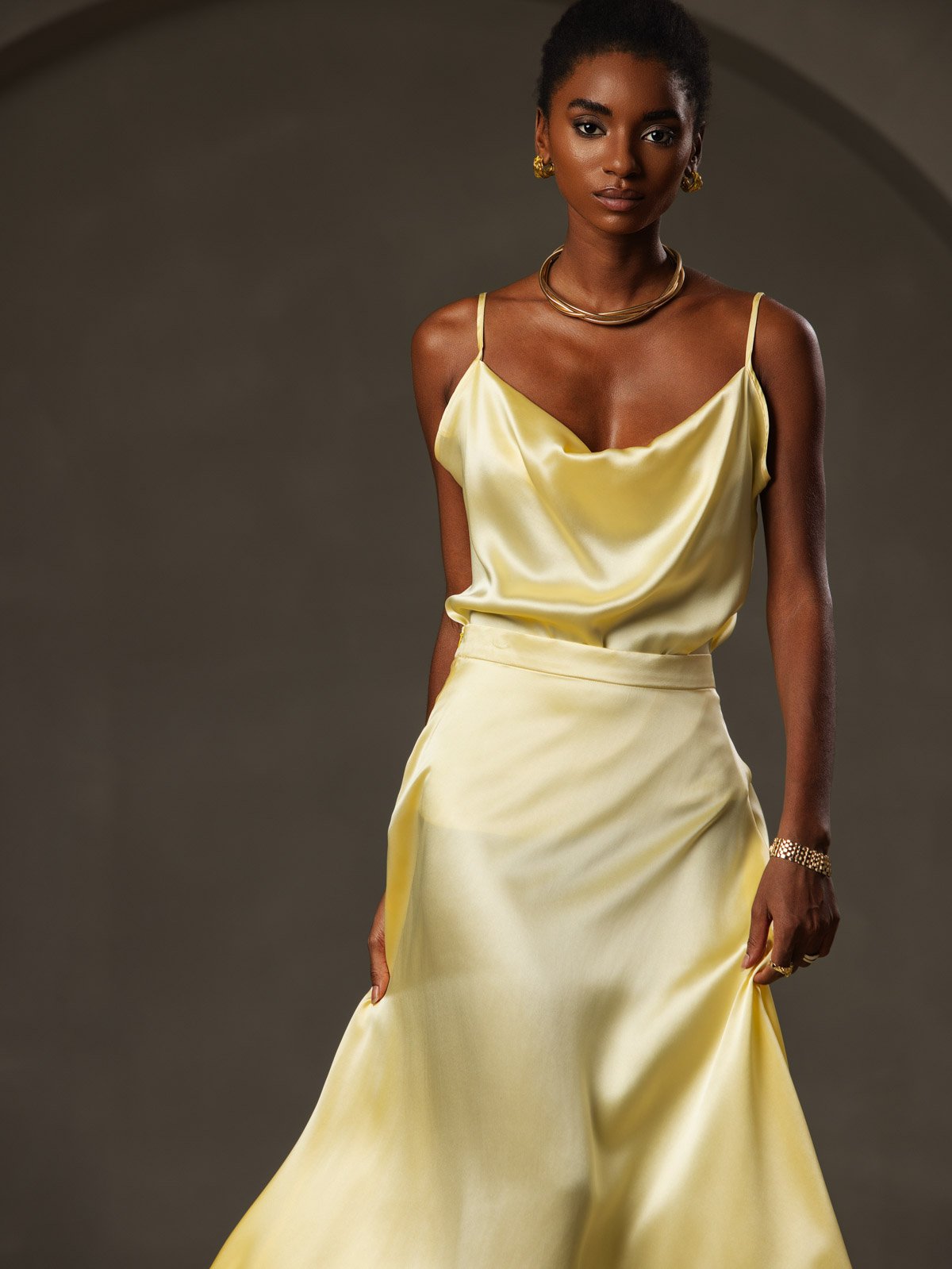 [Gul] SilkSilky-NO 19Momme Silke Cowl Neck Camisole Topp 003