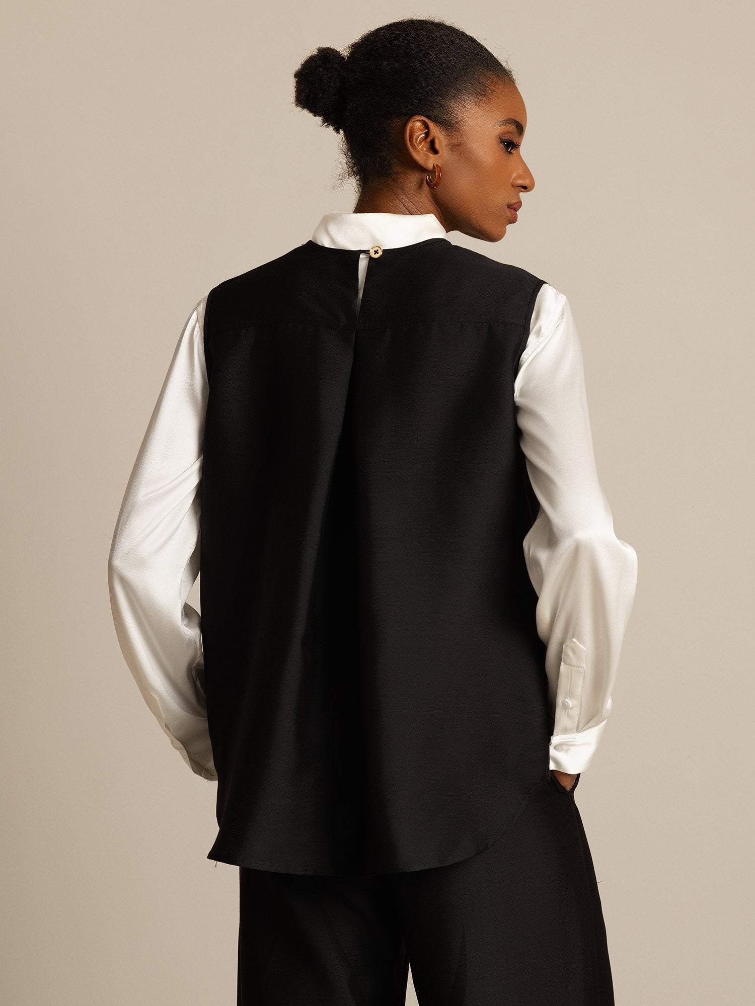 [Svart] SilkSilky-NO 32Momme Silk-Wool Blend Womens Vest 002,