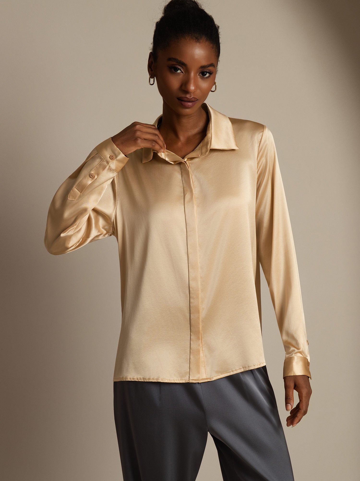 [Champagne] SilkSilky-NO 19Momme Silke Lapel Collar Skjorte for Kvinner 004