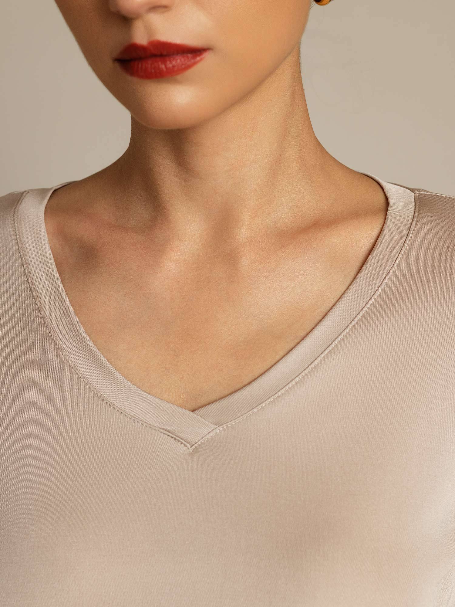 [LysKhaki] SilkSilky-NO Silke Womens T-Shirt 004