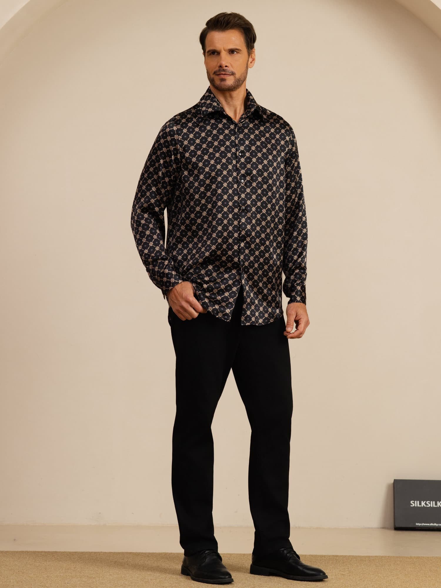 [Svart Kjede] SilkSilky-NO Langermet Slagkrage Skjorte for Menn 001