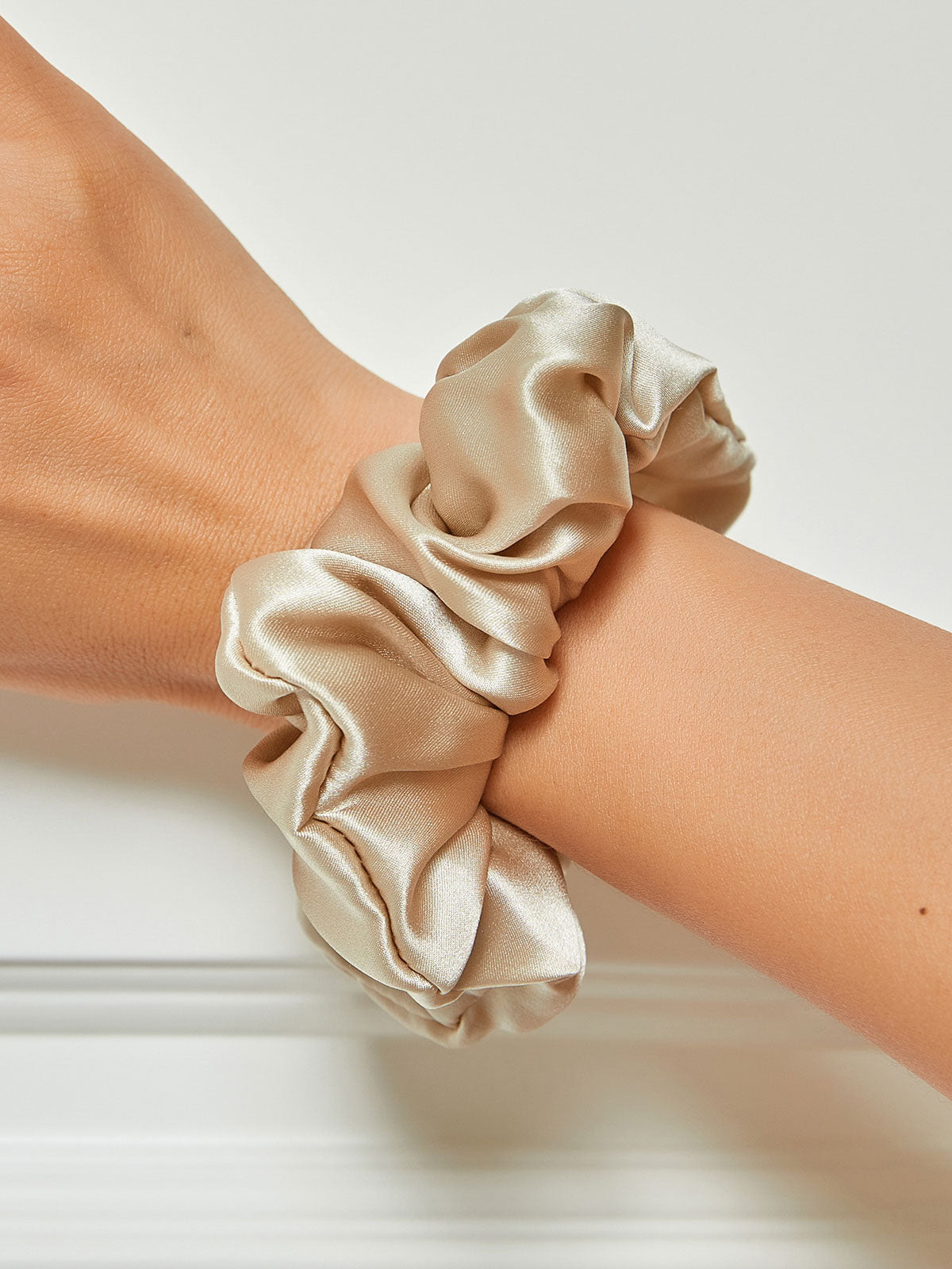 [Beige] SilkSilky-NO 19Momme Scrunchie 001