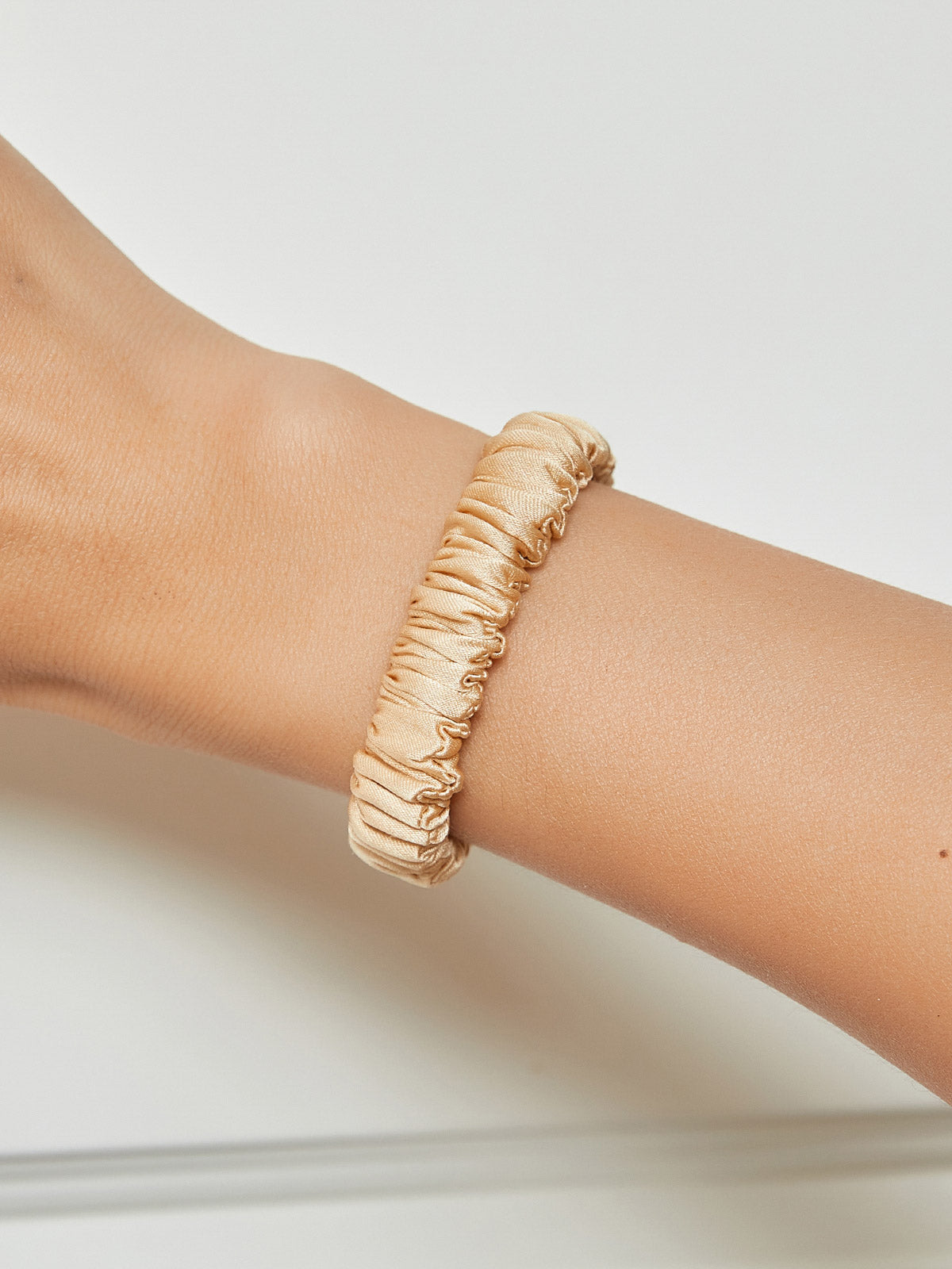 [Champagne] SilkSilky-NO 19Momme Scrunchie 001