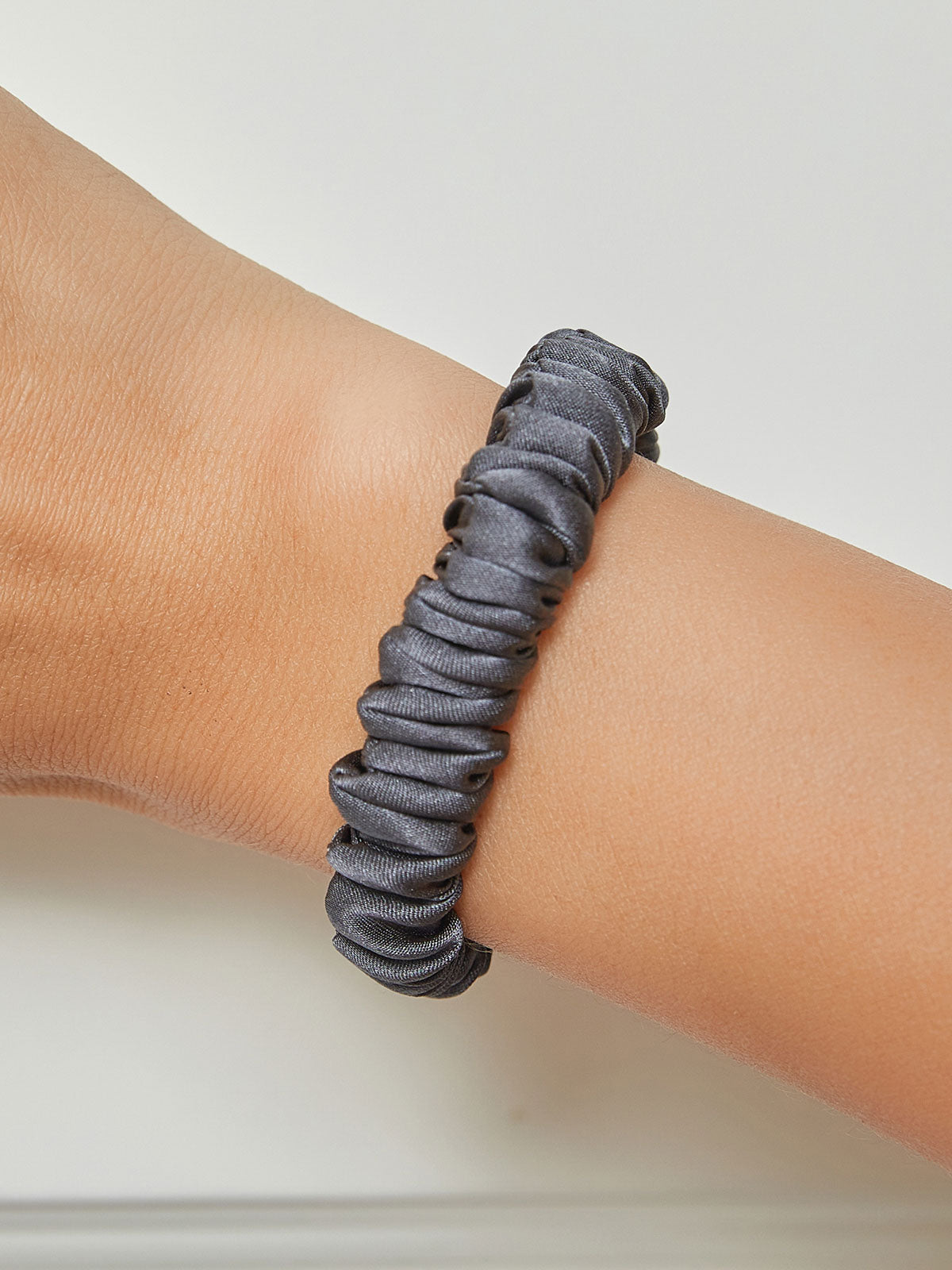 [Mørkegrå] SilkSilky-NO 19Momme Scrunchie 001