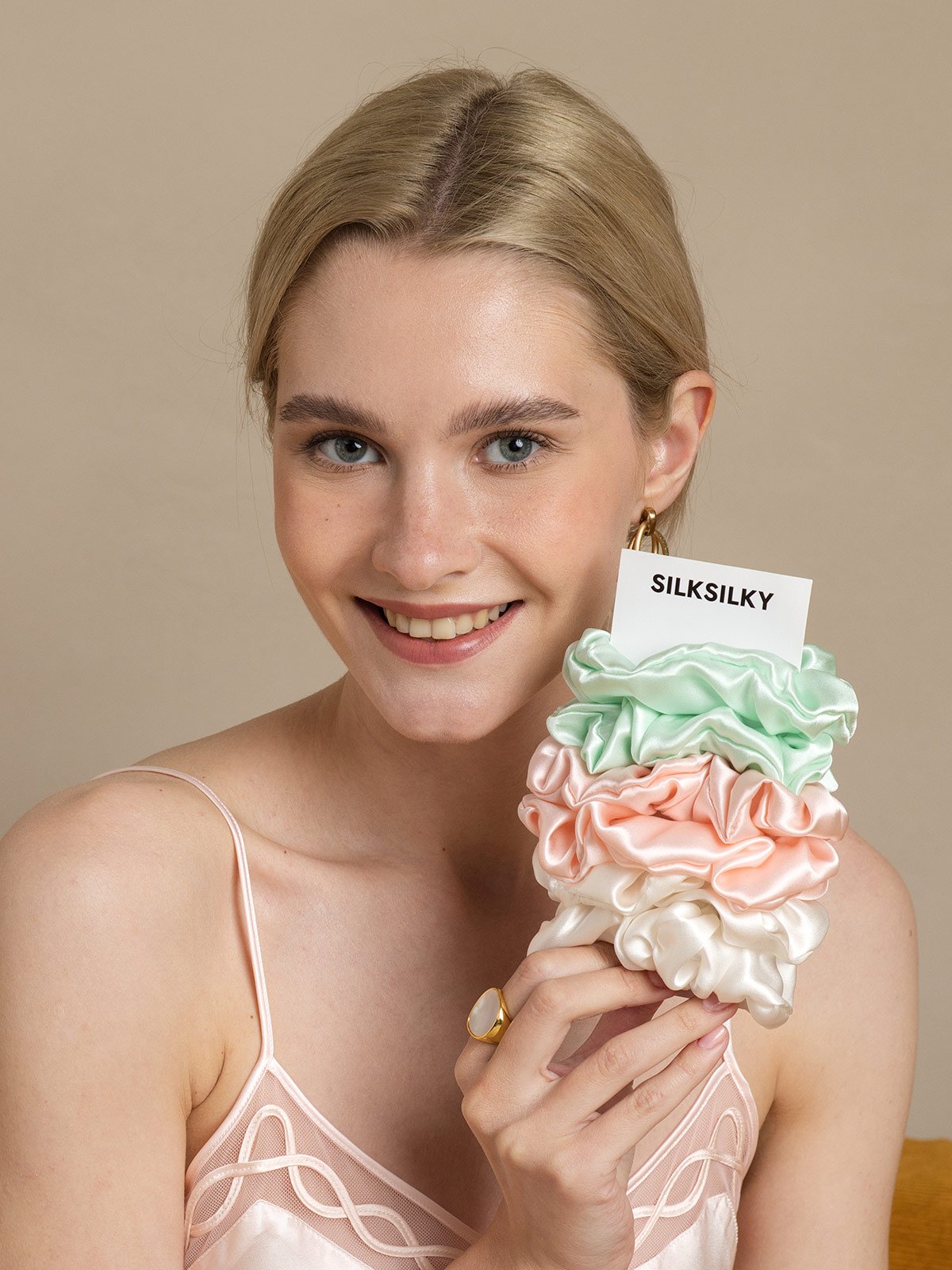 [Group2] SilkSilky-NO Scrunchie 002