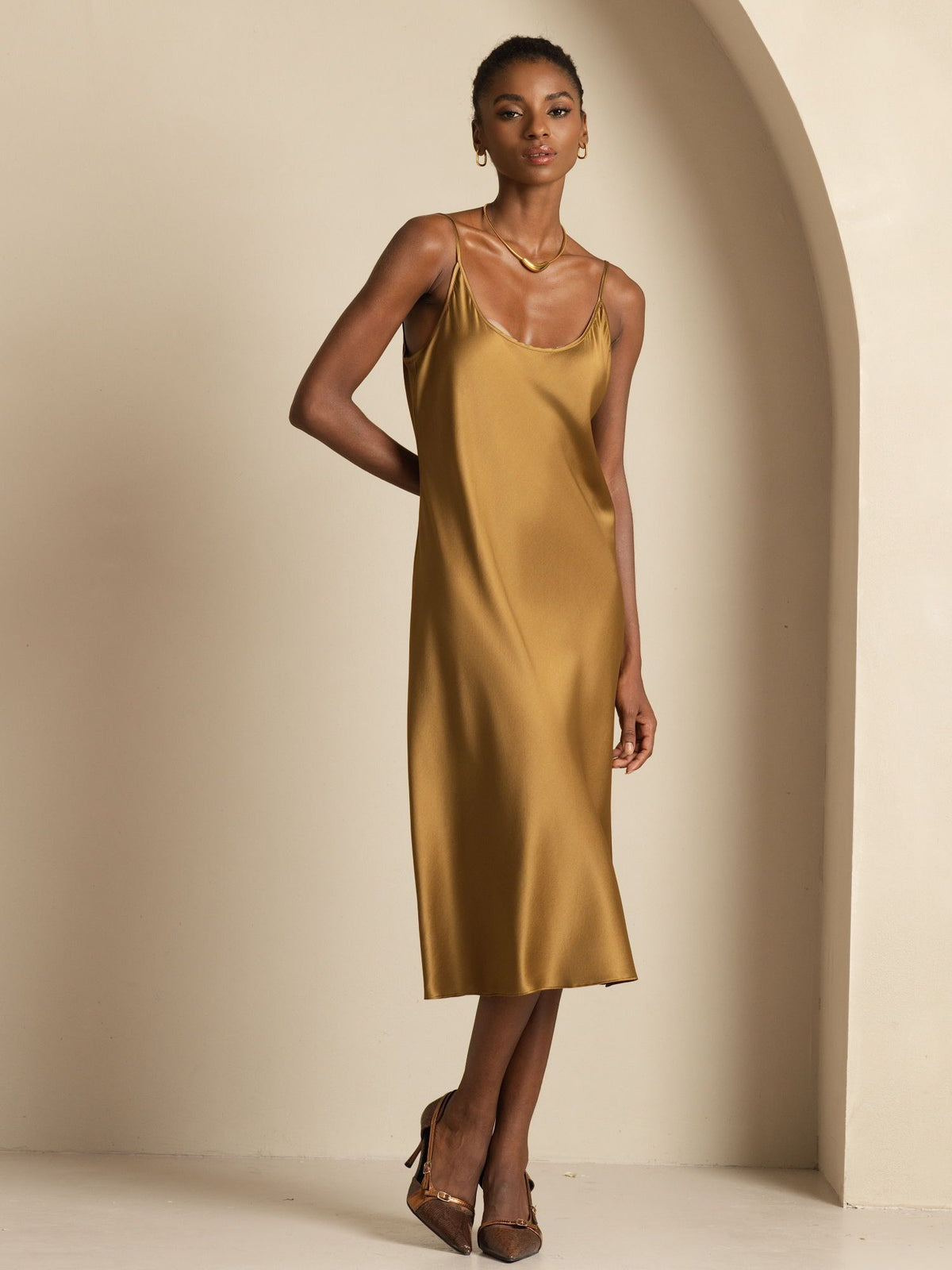 [Brun] SilkSilky-NO Spaghetti Strap U-hals Kjole 001