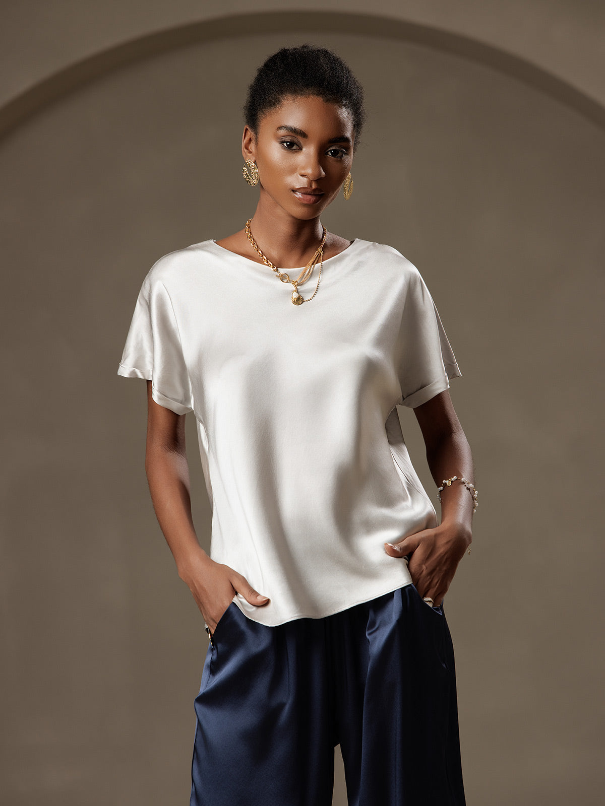 [Lysegrå] SilkSilky-NO Short Sleeve Boat Neck T-skjorte for Kvinner 001