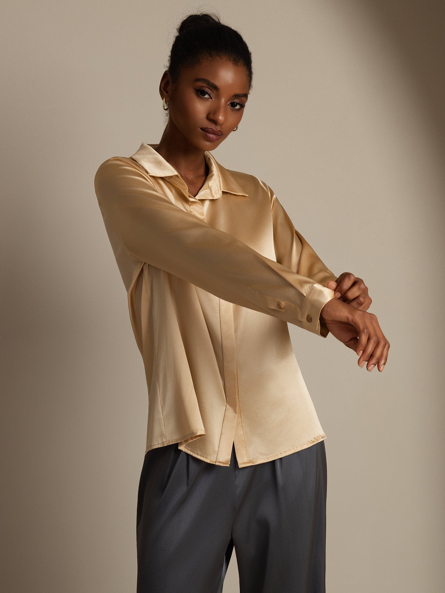 [Champagne] SilkSilky-NO 19Momme Silke Lapel Collar Skjorte for Kvinner 005