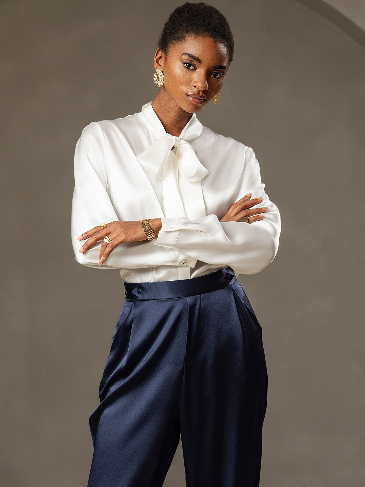 [Hvit] SilkSilky-NO 19Momme Silke Long Sleeve Tie Neck Skjorte for Kvinner 003