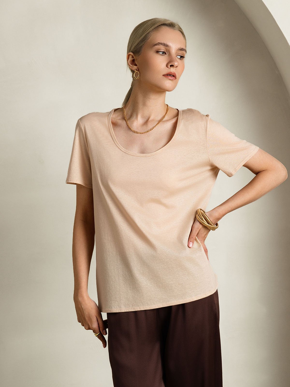 SilkSilky-NO U-hals T-skjorte for Kvinner Beige 004