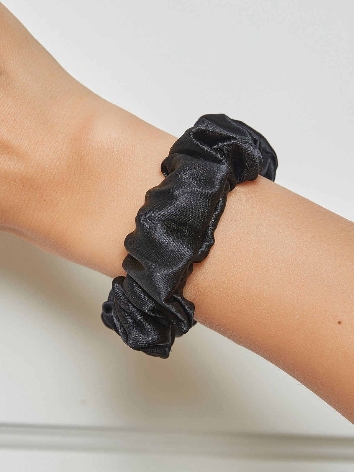 [Svart] SilkSilky-NO 19Momme Scrunchie 001