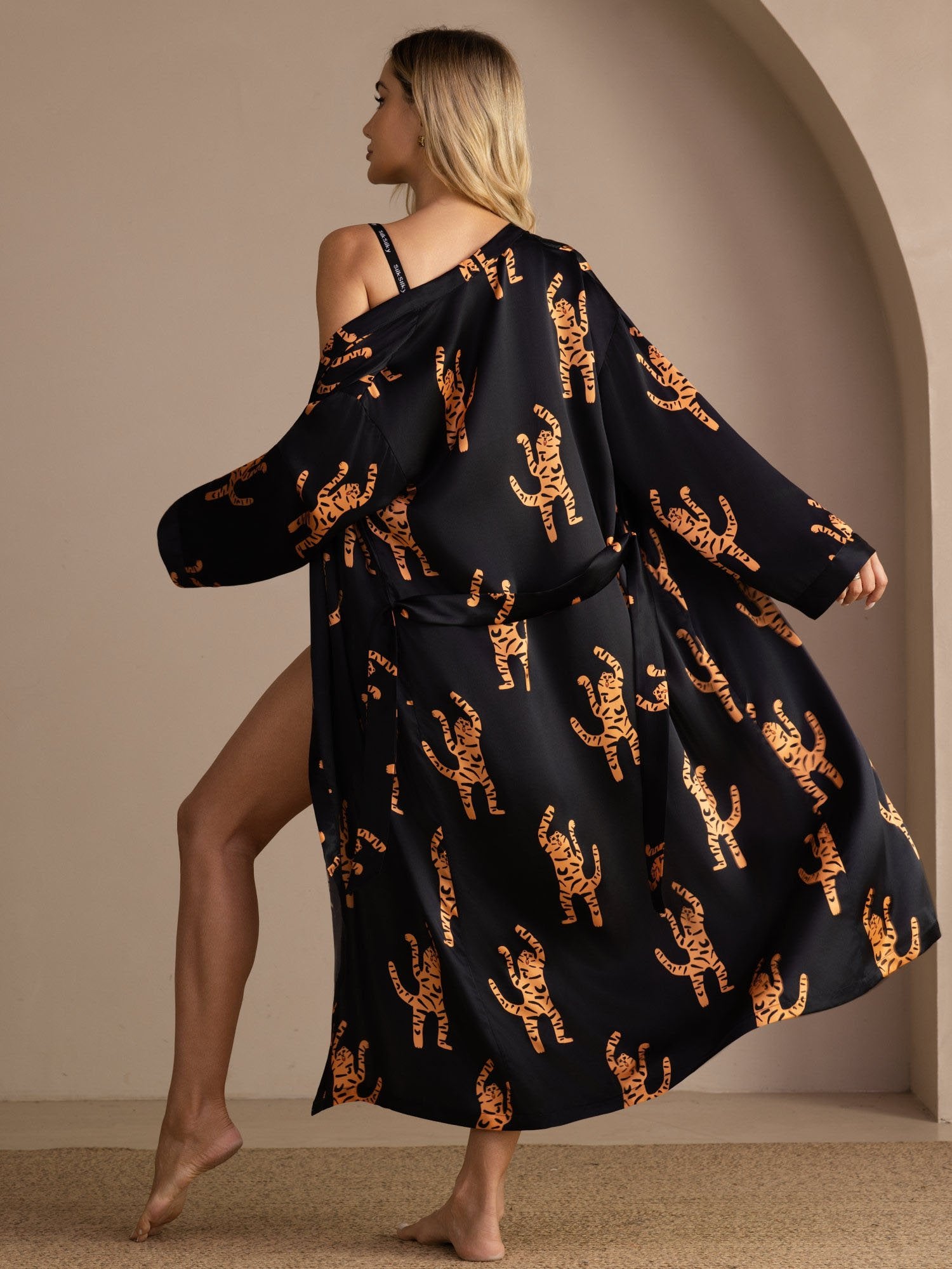 [Svart Tiger] SilkSilky-NO Long Sleeve Womens Robe 002