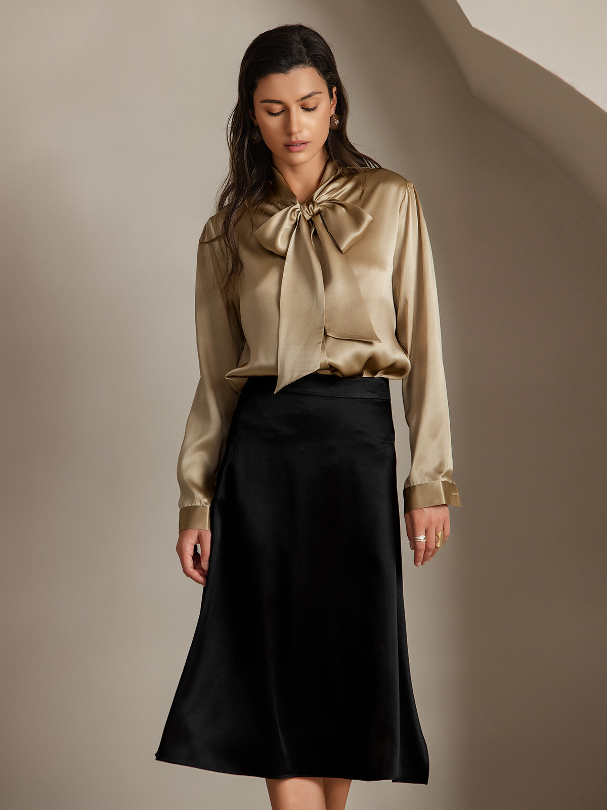 [Champagne] SilkSilky-NO 19Momme Silke Long Sleeve Tie Neck Skjorte for Kvinner 004