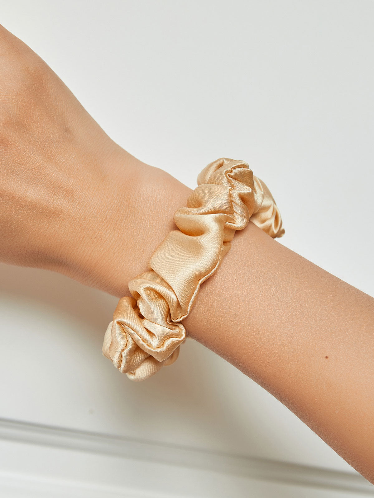 [Champagne] SilkSilky-NO 19Momme Scrunchie 001