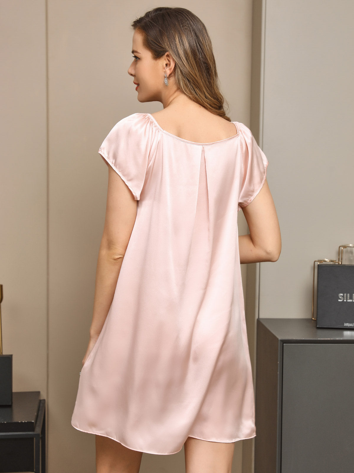 [Lyserosa] SilkSilky-NO Kappeermer Firkantet Hals Nattkjole 002