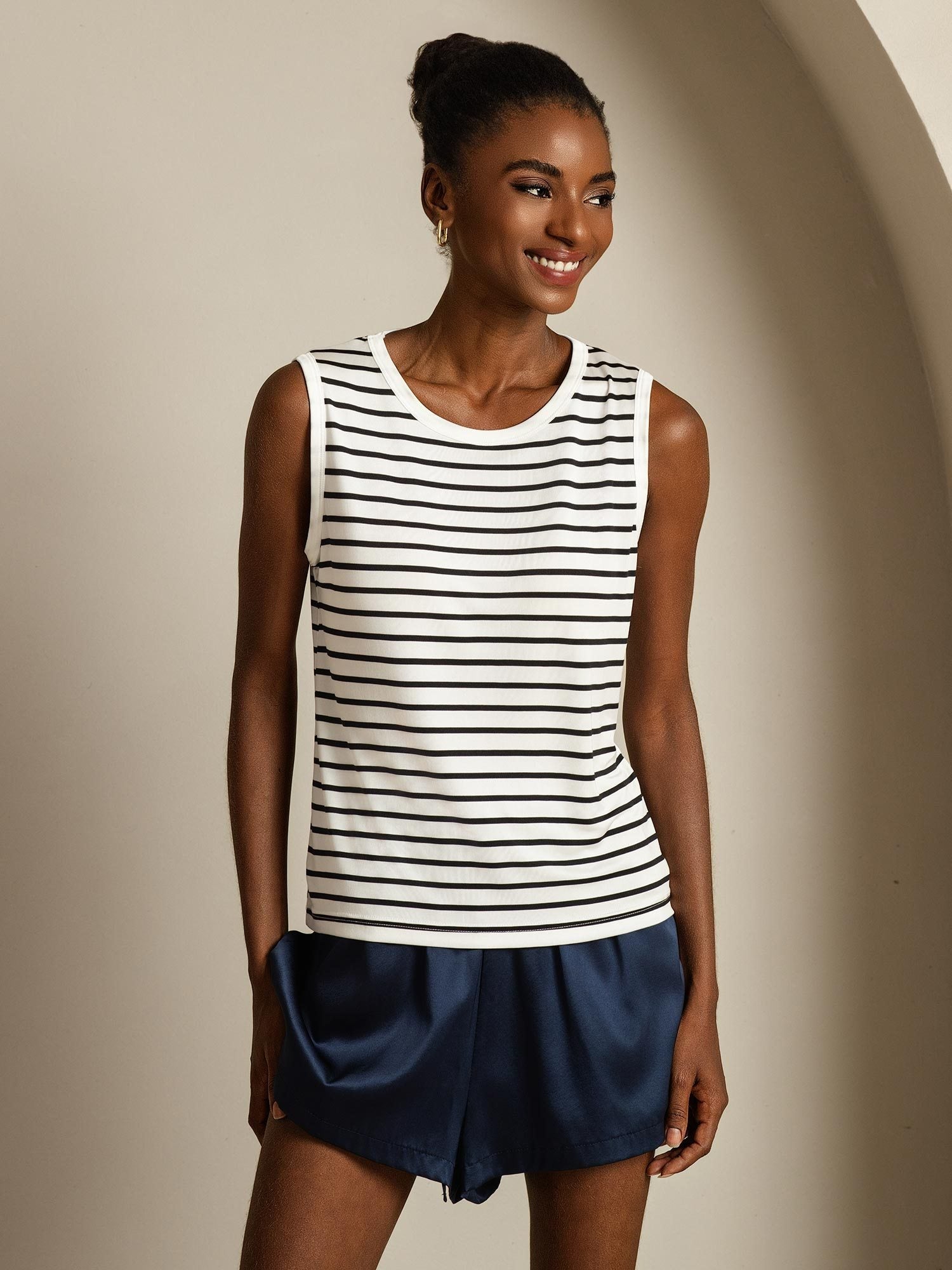 [Hvit Stripe] SilkSilky-NO Sleeveless Round Neck Camisole Topp 001