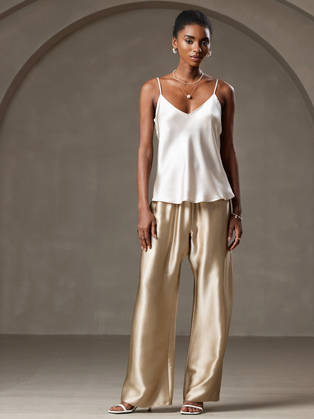 [Beige] SilkSilky-NO V-Hals Camisole Topp 003