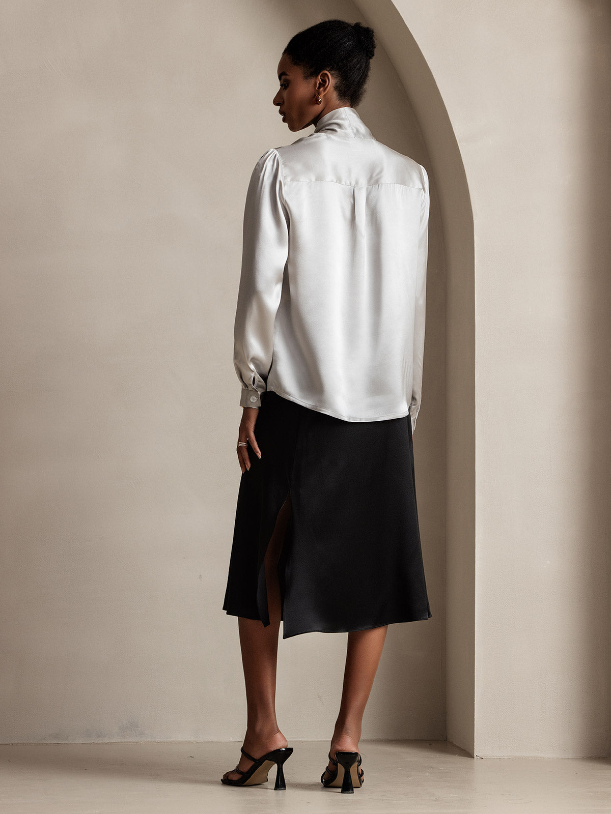 [Lysegrå] SilkSilky-NO 19Momme Silke Long Sleeve Tie Neck Skjorte for Kvinner 002