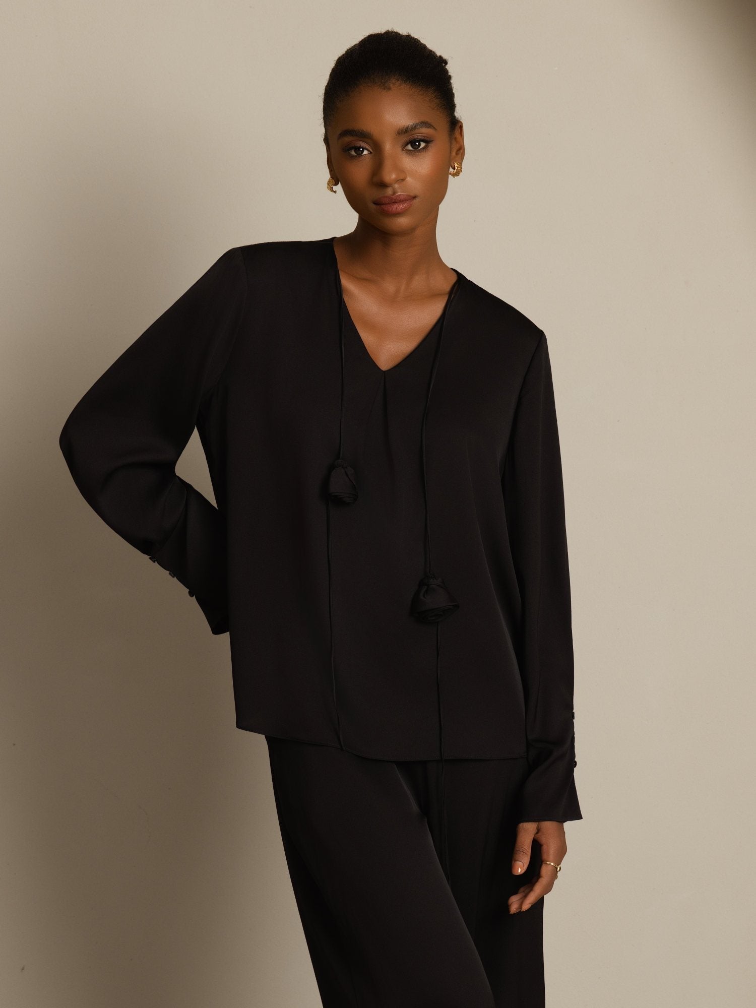 [Svart] SilkSilky-NO 19Momme Silke Langermet V Hals Bluse 003