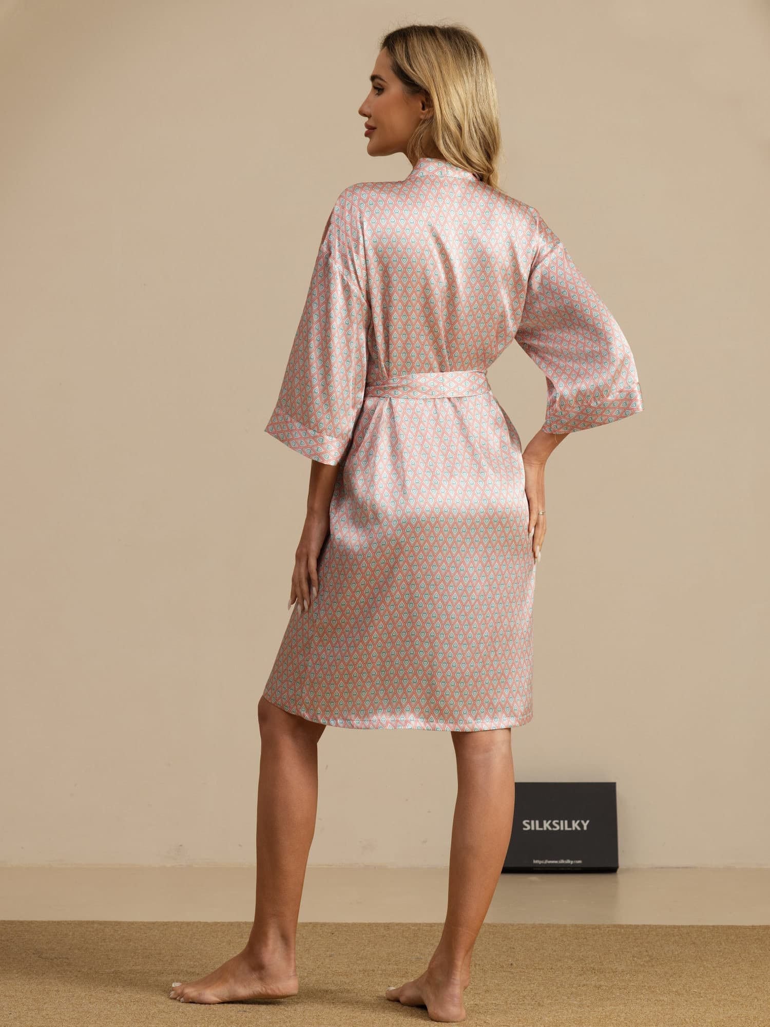 [RosaHjerteGeo] SilkSilky-NO 3/4 erme V Hals Morgenkåpe for Kvinner 002