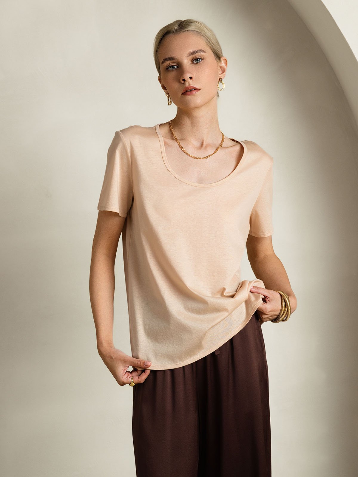 SilkSilky-NO U-hals T-skjorte for Kvinner Beige 005