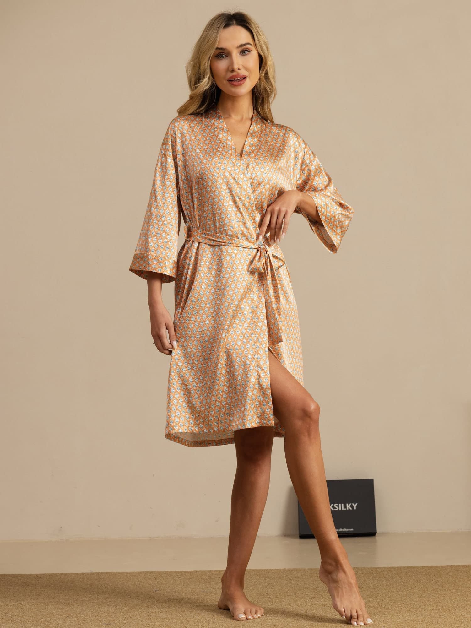 [GulHjerteGeo] SilkSilky-NO 3/4 erme V Hals Morgenkåpe for Kvinner 006