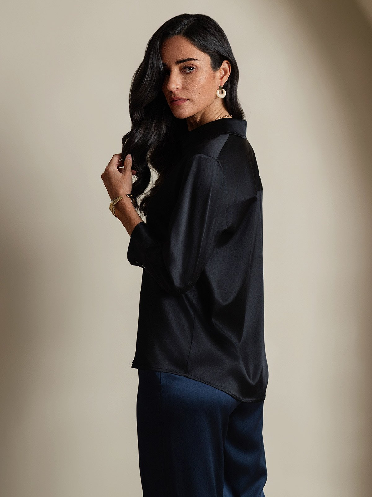 SilkSilky-NO 19Momme Silke Lapel Skjorte for Kvinner Svart 002