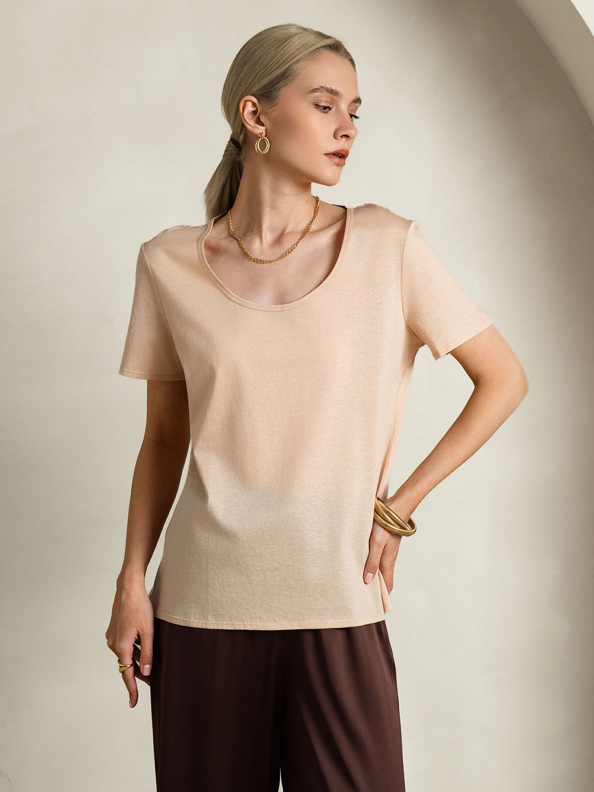 SilkSilky-NO U-hals T-skjorte for Kvinner Beige 006