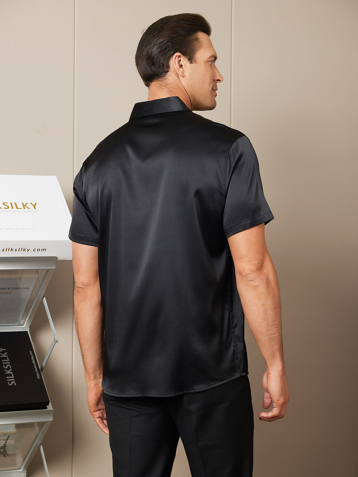[Svart] SilkSilky-NO Silke Short Sleeve Collar Skjorte for Menn 002