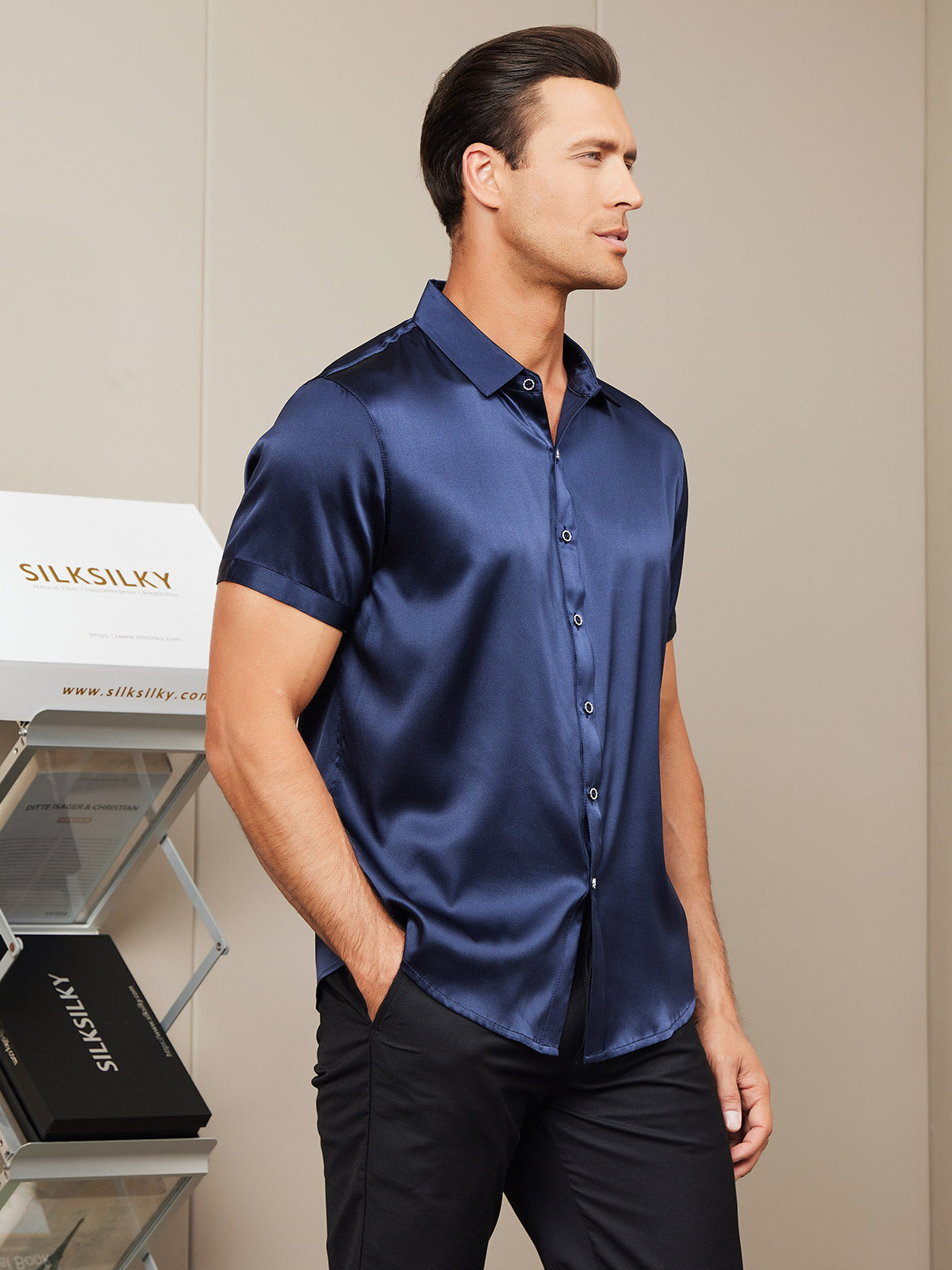 [Mørke blå] SilkSilky-NO Silke Short Sleeve Collar Skjorte for Menn 003